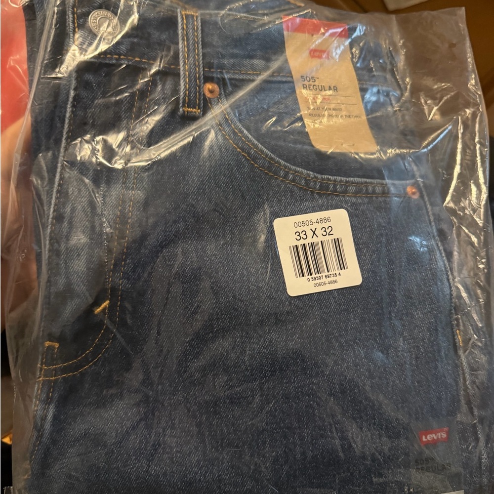 New Men’s Levi’s 505 regular 33x32